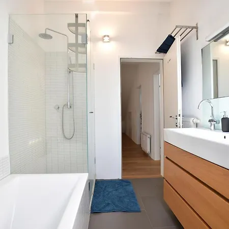 Central City Chalet - Family Friendly 샬레 *